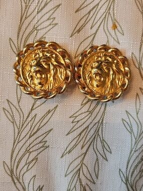 Gold Tone Lion Medallion Clip on Earrings